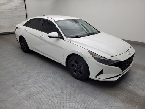Used 2022 Hyundai Elantra SEL FWD image 11
