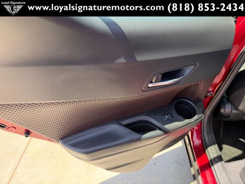 Used 2019 Toyota C-HR Limited FWD image 13