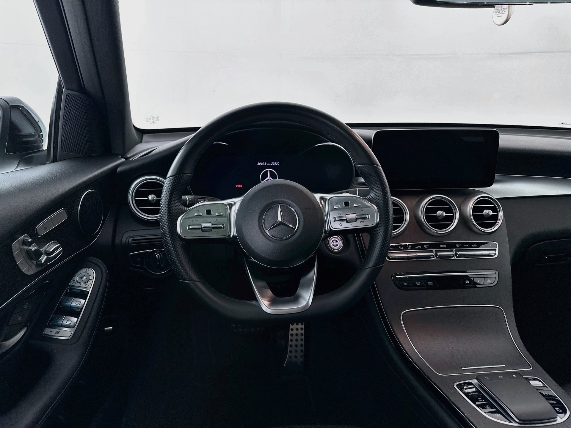 Used 2022 Mercedes-Benz GLC 300 image 24