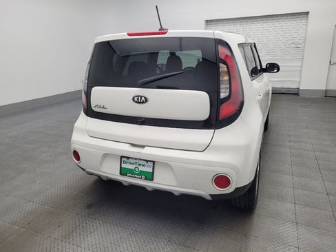 Used 2017 Kia Soul + image 7