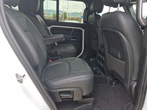 Used 2025 Land Rover Defender 130 X-Dynamic SE AWD/4WD image 26