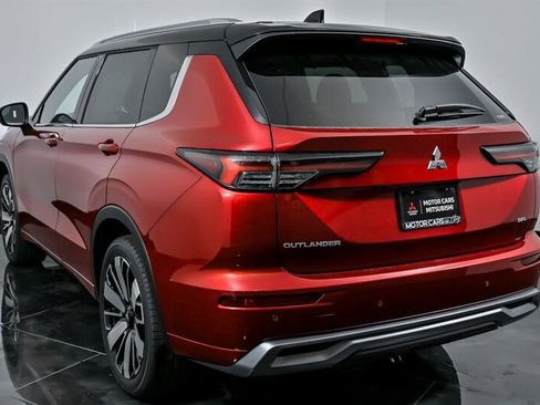 New 2025 Mitsubishi Outlander SEL image 7