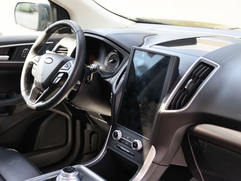 Used 2024 Ford Edge SEL w/ Convenience Package AWD/4WD image 10