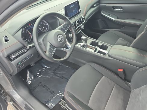Used 2025 Nissan Sentra SR FWD image 7