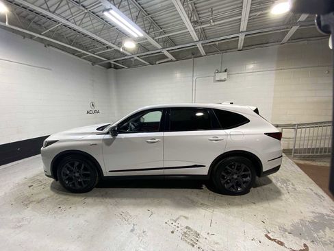Used 2023 Acura MDX A-Spec image 3