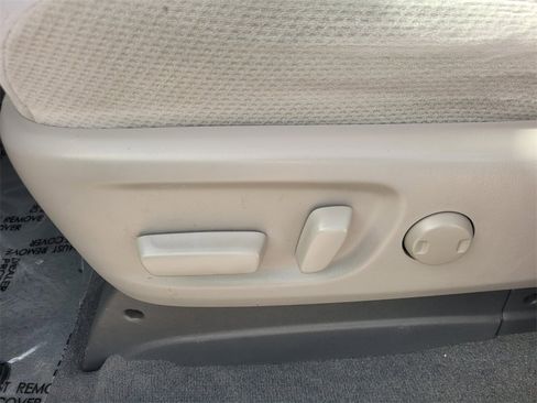 Used 2020 Toyota Sienna LE image 4