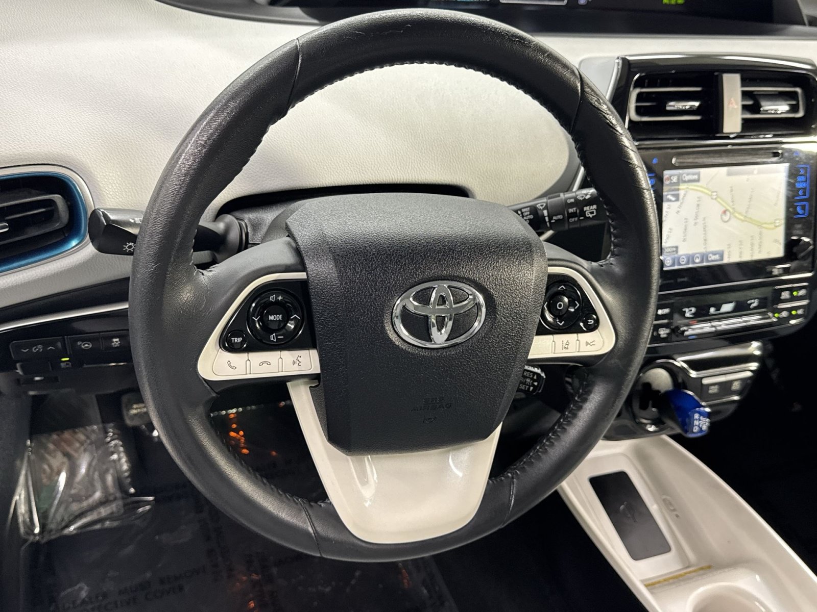 Used 2017 Toyota Prius Four FWD image 28