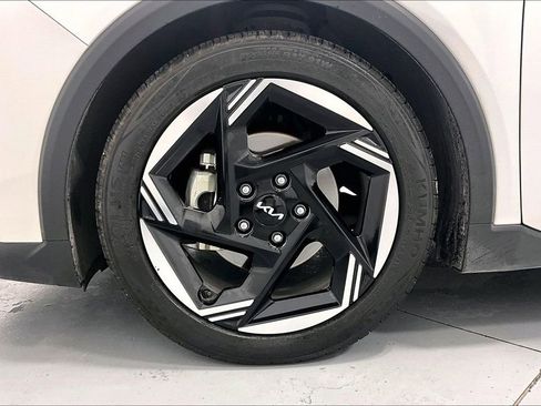 Used 2025 Kia K4 EX image 8