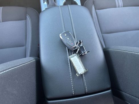 Used 2025 Chevrolet Blazer LT image 22