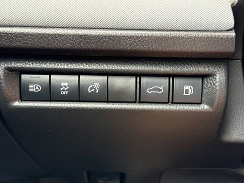 Used 2025 Toyota Camry LE w/ Convenience Package FWD image 18