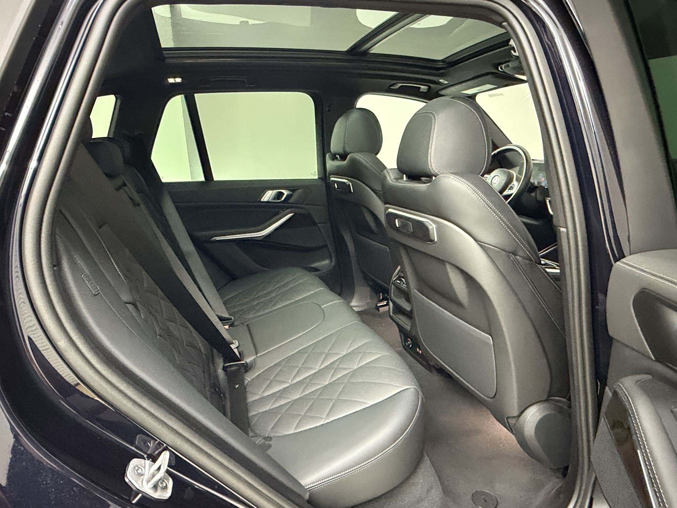 Used 2024 BMW X5 sDrive40i w/ M Sport Package RWD image 30