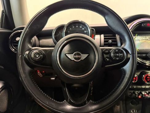 Used 2018 MINI Cooper 2-Door Hardtop FWD image 13