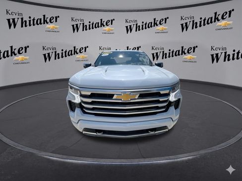 Certified 2026 Chevrolet Silverado 1500 High Country AWD/4WD image 3