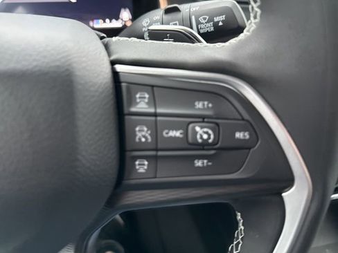 New 2025 Jeep Grand Cherokee Altitude w/ Trailer Tow Package image 34