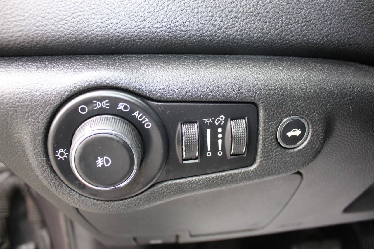 Used 2016 Chrysler 200 S AWD/4WD image 22