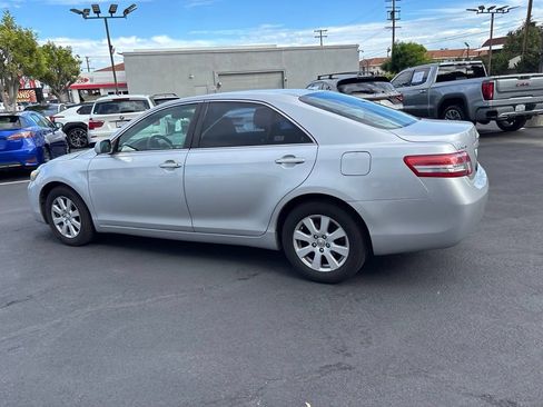 Used 2011 Toyota Camry LE FWD image 7