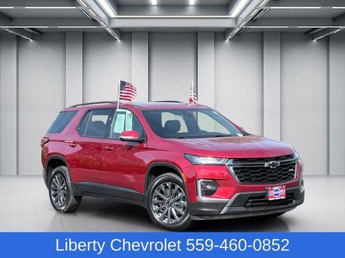 Used 2023 Chevrolet Traverse RS FWD image 1