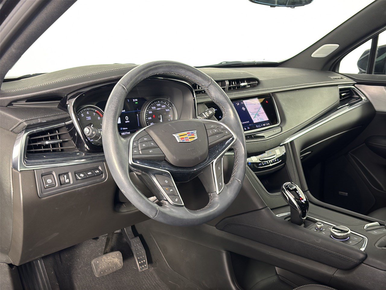 Used 2024 Cadillac XT5 Premium Luxury w/ Technology Package FWD image 4