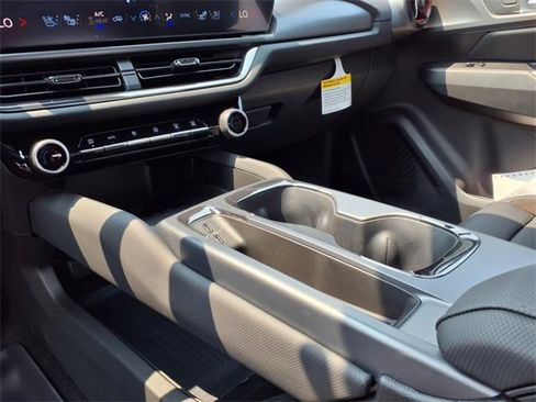 New 2025 Chevrolet Equinox EV RS image 19