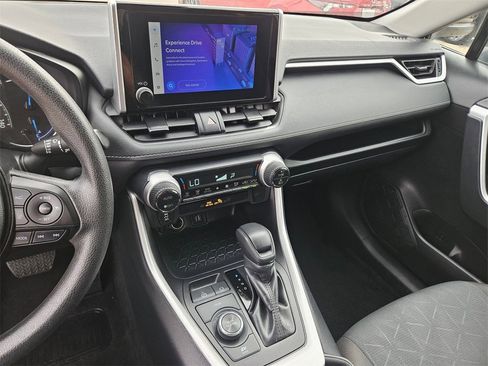 Used 2025 Toyota RAV4 XLE image 20