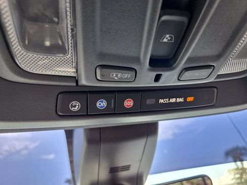 Used 2020 GMC Sierra 1500 AT4 w/ AT4 Premium Package AWD/4WD image 36