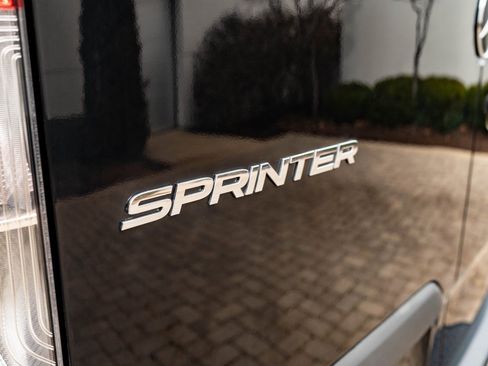 Used 2023 Mercedes-Benz Sprinter 2500 image 15