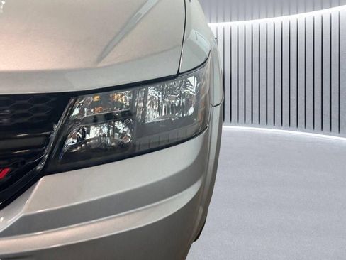 Used 2020 Dodge Journey SE w/ SE Popular Equipment Group FWD image 17