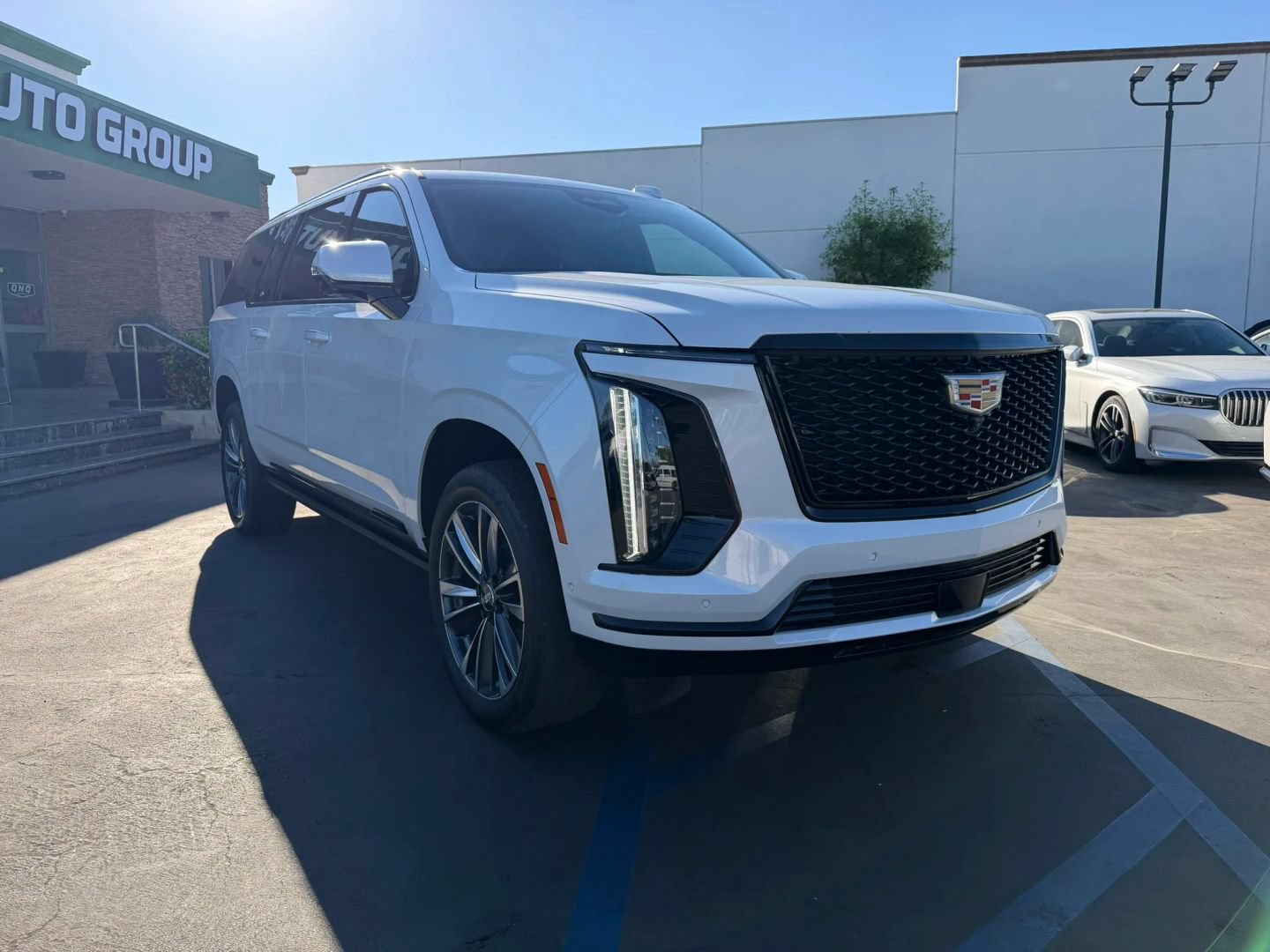Used 2025 Cadillac Escalade ESV Sport AWD/4WD image 3
