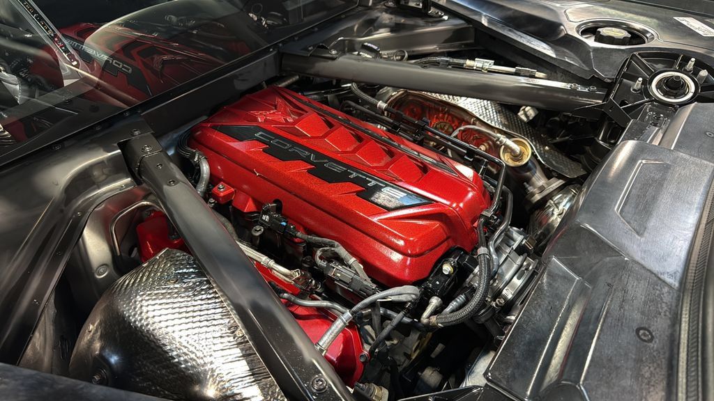 Used 2024 Chevrolet Corvette Stingray Preferred Cpe w/ Battery Protection Package RWD image 38