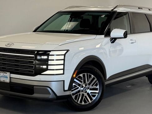 Certified 2026 Hyundai Palisade SEL FWD image 1