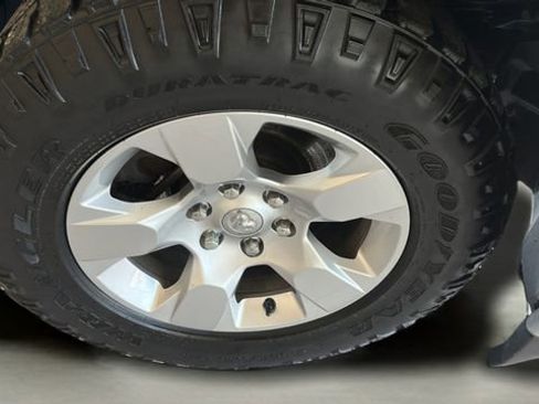 Used 2019 RAM 1500 Big Horn AWD/4WD image 20
