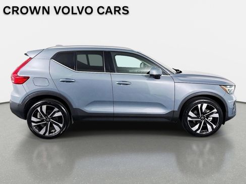 Used 2023 Volvo XC40 B5 Plus w/ Driver Assist Package AWD/4WD image 5