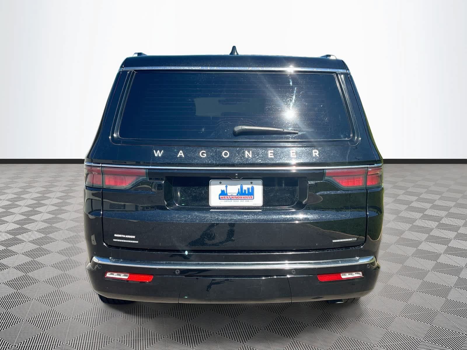 Used 2023 Jeep Wagoneer Series II AWD/4WD image 6