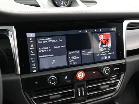 Certified 2023 Porsche Macan Turbo AWD/4WD image 20