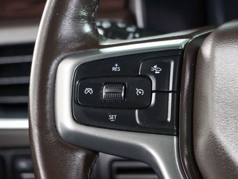 Used 2023 Chevrolet Suburban Z71 image 14