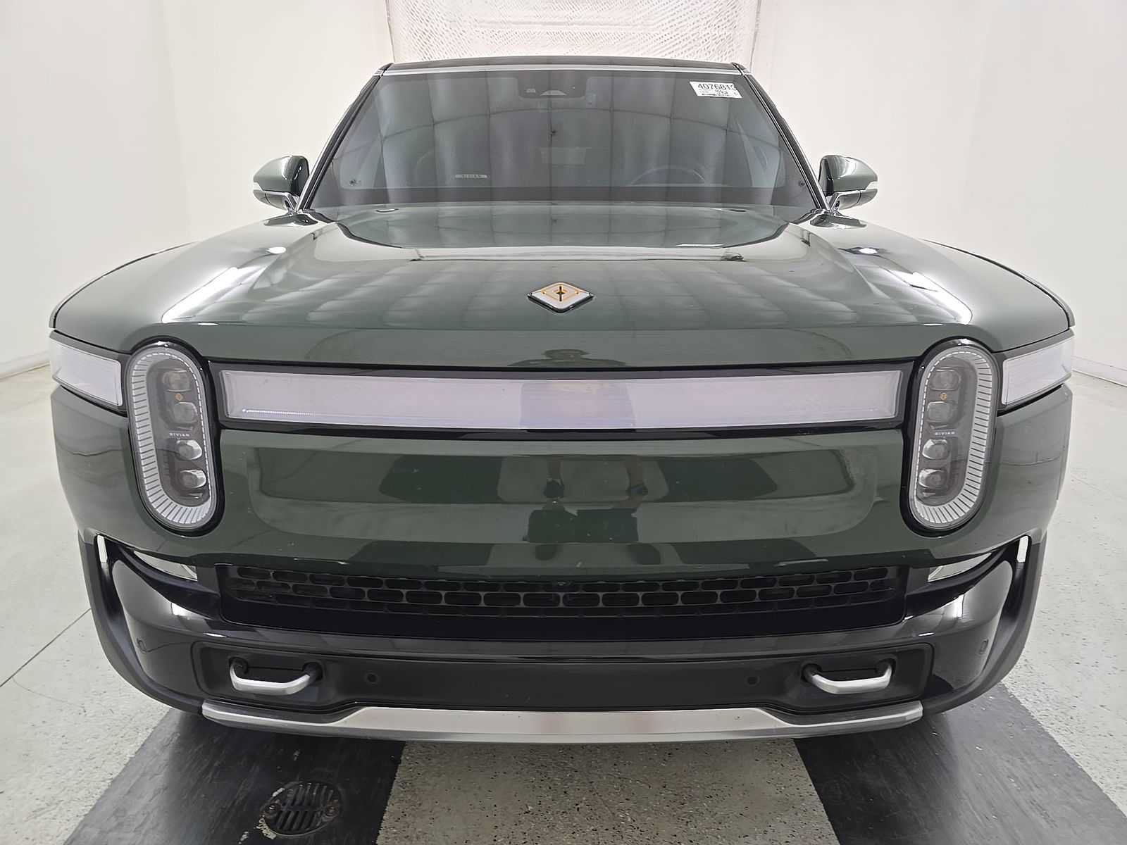 Used 2024 Rivian R1S Adventure Quad AWD/4WD image 4