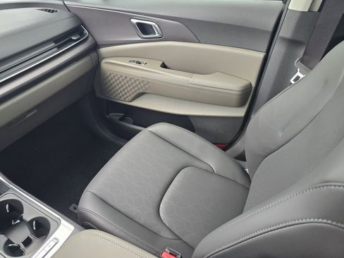 New 2026 Kia Carnival EX FWD image 16
