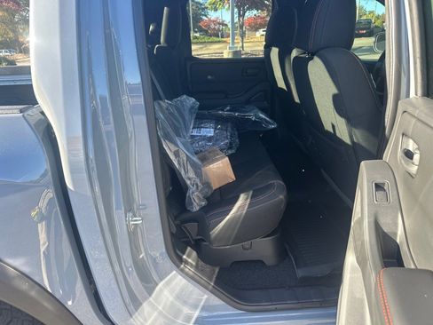 New 2026 Nissan Frontier PRO-4X w/ Pro-4x Convenience Package image 15