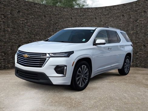 Used 2023 Chevrolet Traverse Premier AWD/4WD image 6