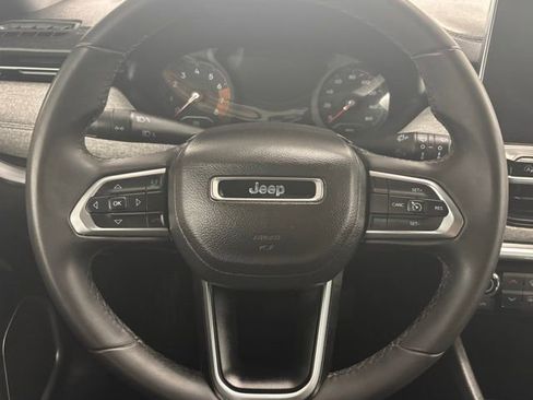Used 2024 Jeep Compass Latitude image 23