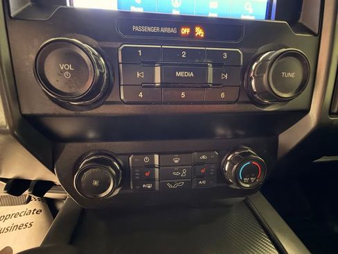 Used 2019 Ford F150 XLT w/ Equipment Group 302A Luxury AWD/4WD image 30