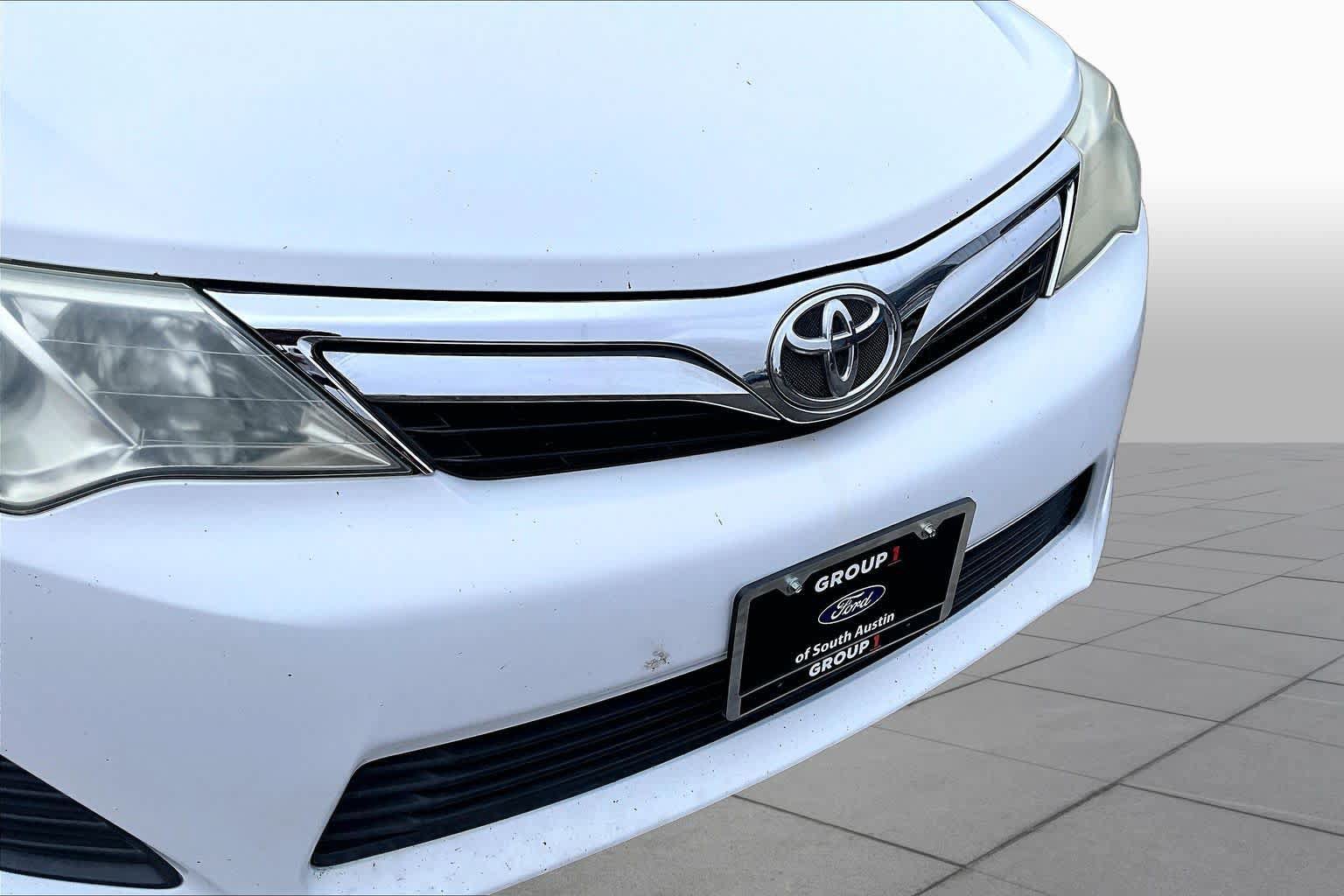 Used 2012 Toyota Camry LE FWD image 30