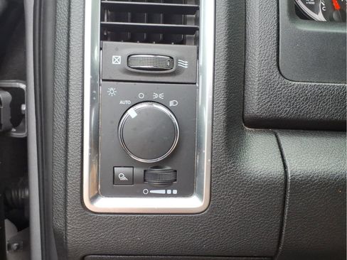 Used 2024 RAM 1500 Classic SLT AWD/4WD image 17