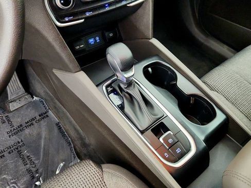 Used 2020 Hyundai Santa Fe SE FWD image 16