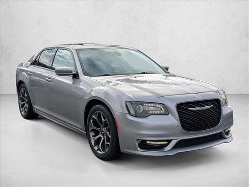 Used 2018 Chrysler 300 S w/ 300S Premium Group image 3