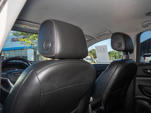 Used 2019 GMC Acadia SLT FWD image 14