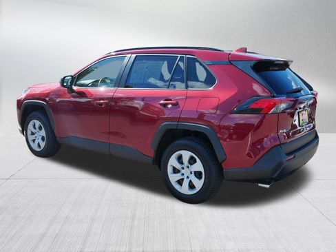 Used 2019 Toyota RAV4 LE w/ Carpet Mat Package AWD/4WD image 5