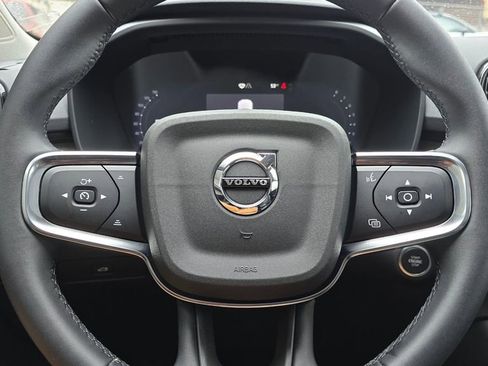 Certified 2024 Volvo XC40 B5 Core AWD/4WD image 27