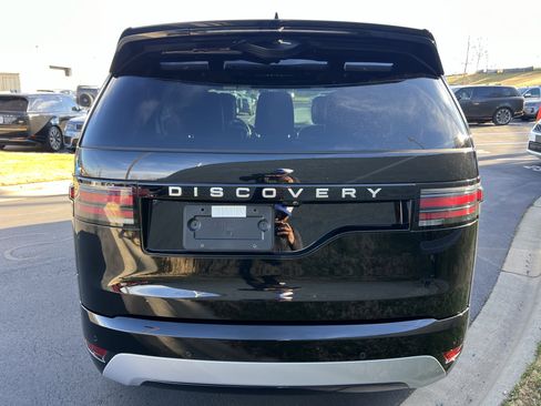 Certified 2024 Land Rover Discovery Metropolitan Edition image 6