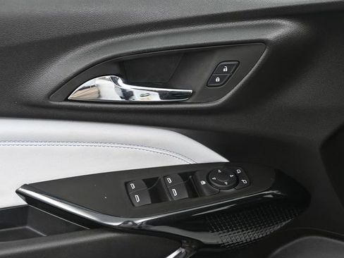 Used 2025 Chevrolet Trax LT image 10